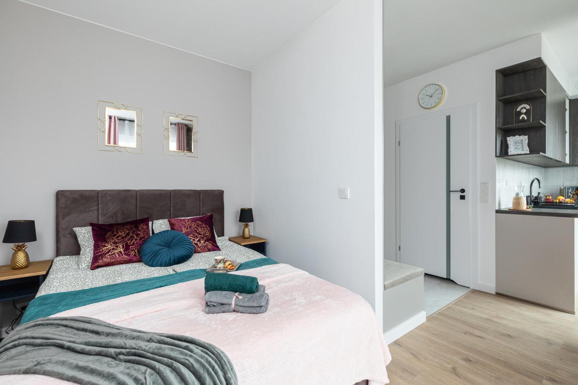 Apartment Superapart Nowy Sluzewiec, Next To Chopina Airport, Tor Sluzewiec, Aircondition *