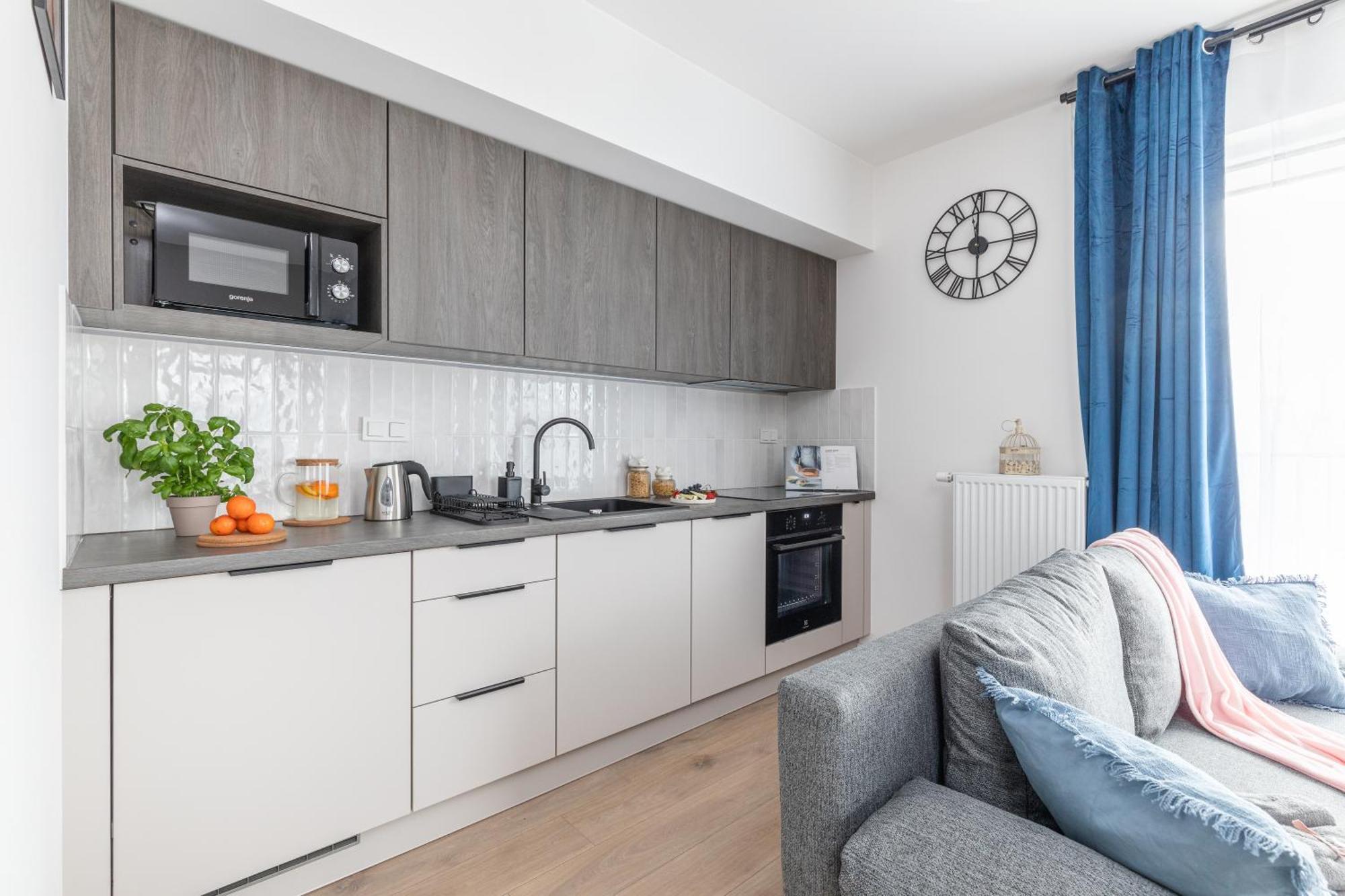 Apartment Superapart Nowy Sluzewiec, Next To Chopina Airport, Tor Sluzewiec, Aircondition