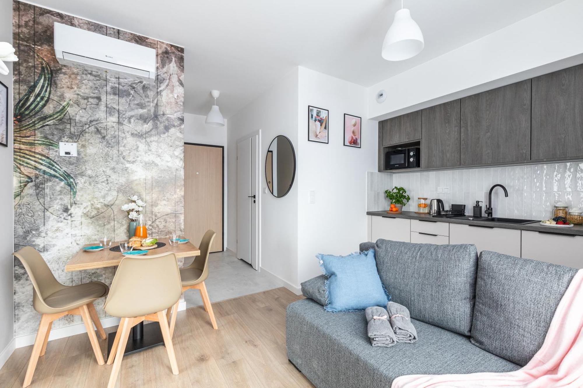 Superapart Nowy Sluzewiec, Next To Chopina Airport, Tor Sluzewiec, Aircondition *