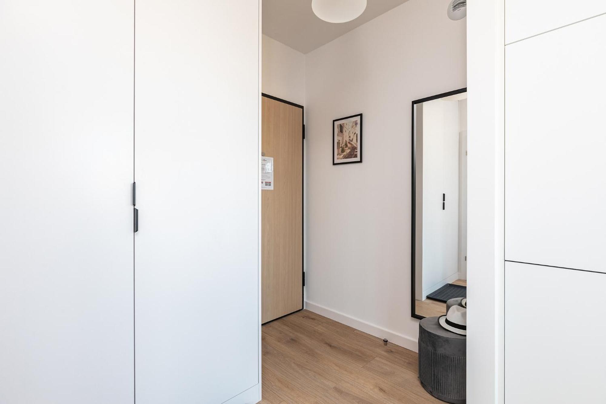 Apartment Superapart Nowy Sluzewiec, Next To Chopina Airport, Tor Sluzewiec, Aircondition