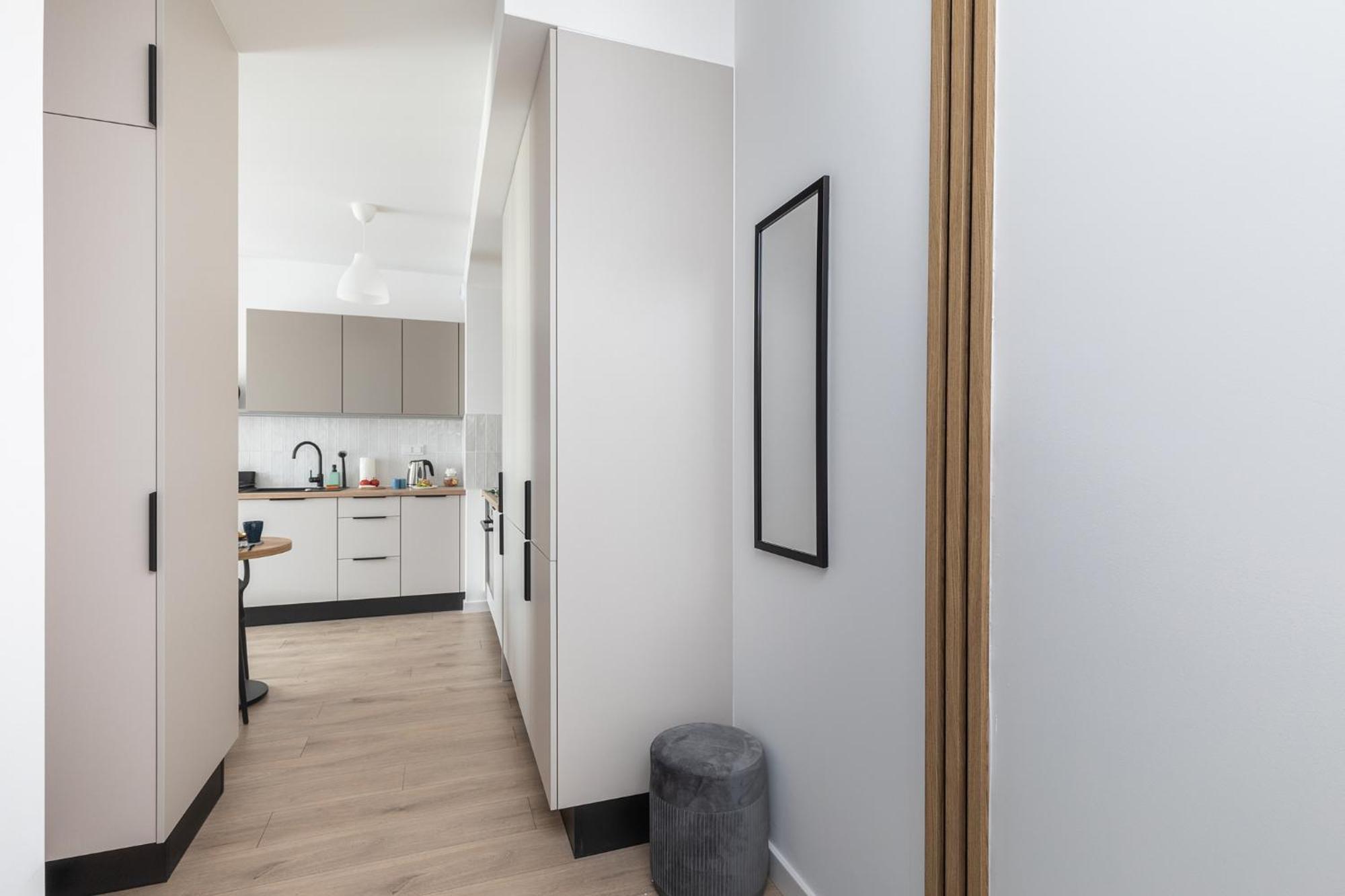 Apartment Superapart Nowy Sluzewiec, Next To Chopina Airport, Tor Sluzewiec, Aircondition *