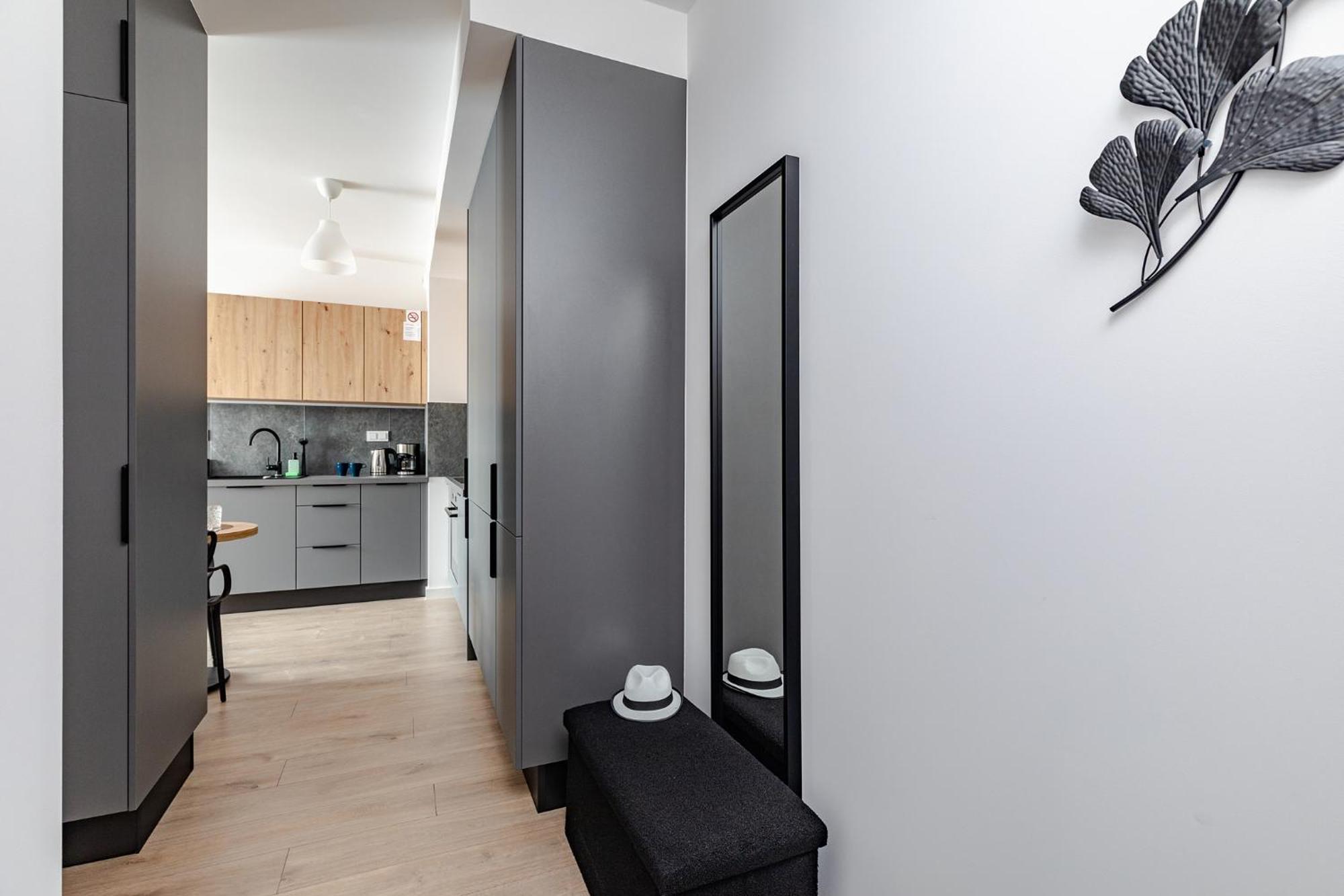 Superapart Nowy Sluzewiec, Next To Chopina Airport, Tor Sluzewiec, Aircondition Apartment Warsaw